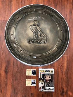 Gal gadot signed Wonder Woman shield COA Celebrity Authentic