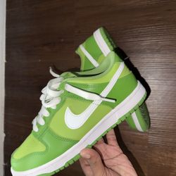 Nike Dunks GS