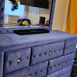 Dresser, Mirror & Jewelry Holder Combo