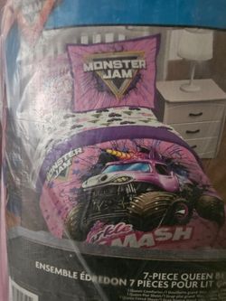 Monster Jam 7-Piece Queen Bedding Set