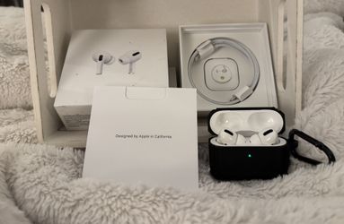 Apple iPhone AirPods Pro (1st Generation) with MagSafe Charging Case & Military Grade Case LIKE NEW