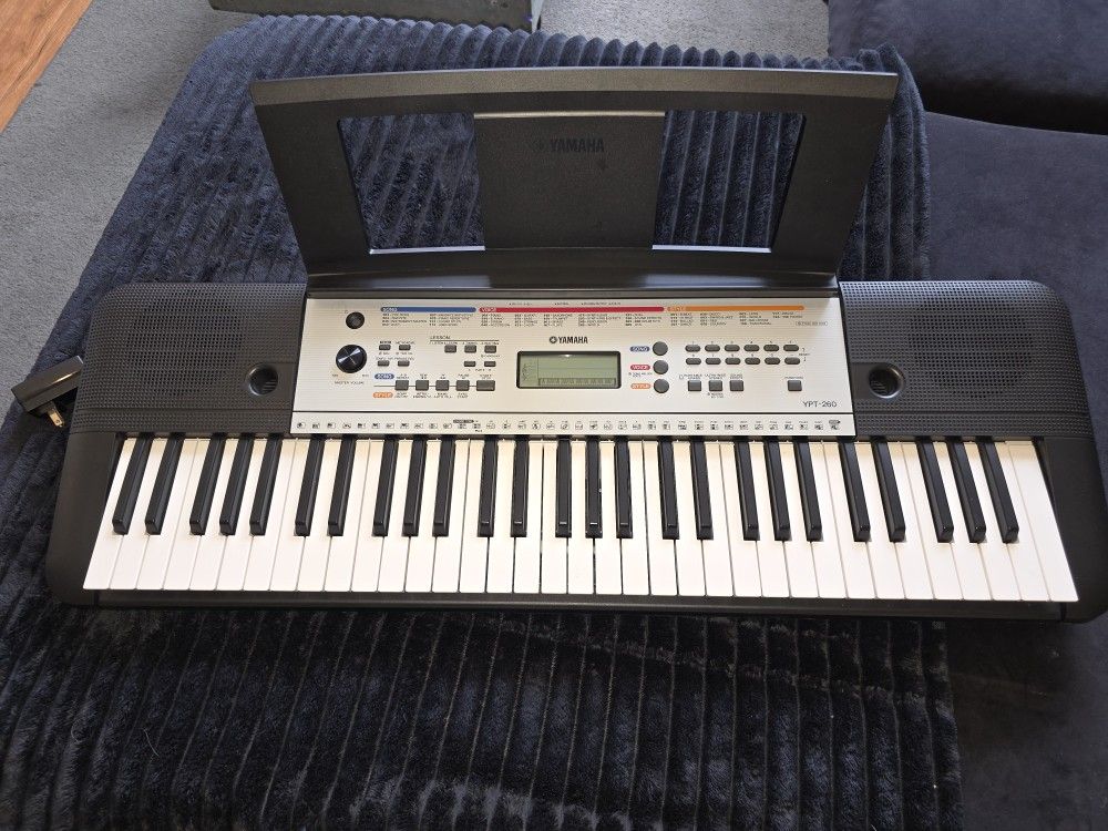 Yamaha YPT-260 - 61 Key PIANO KEYBOARD