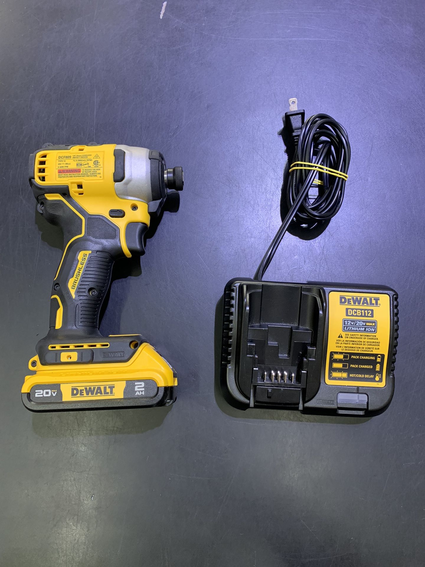 DeWalt DCF809 1/4” Impact Driver, Batt, Charger!