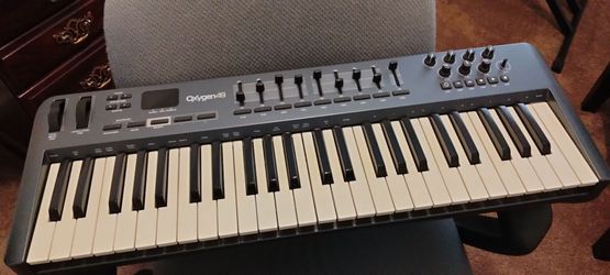 M AUDIO  OXygen 49 keyboard
