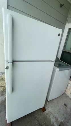 White GE refrigerator