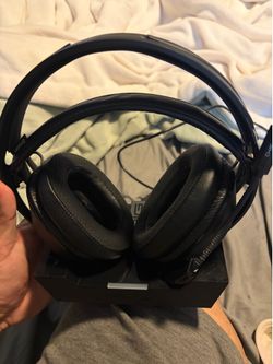 Xbox / PlayStation. Head set