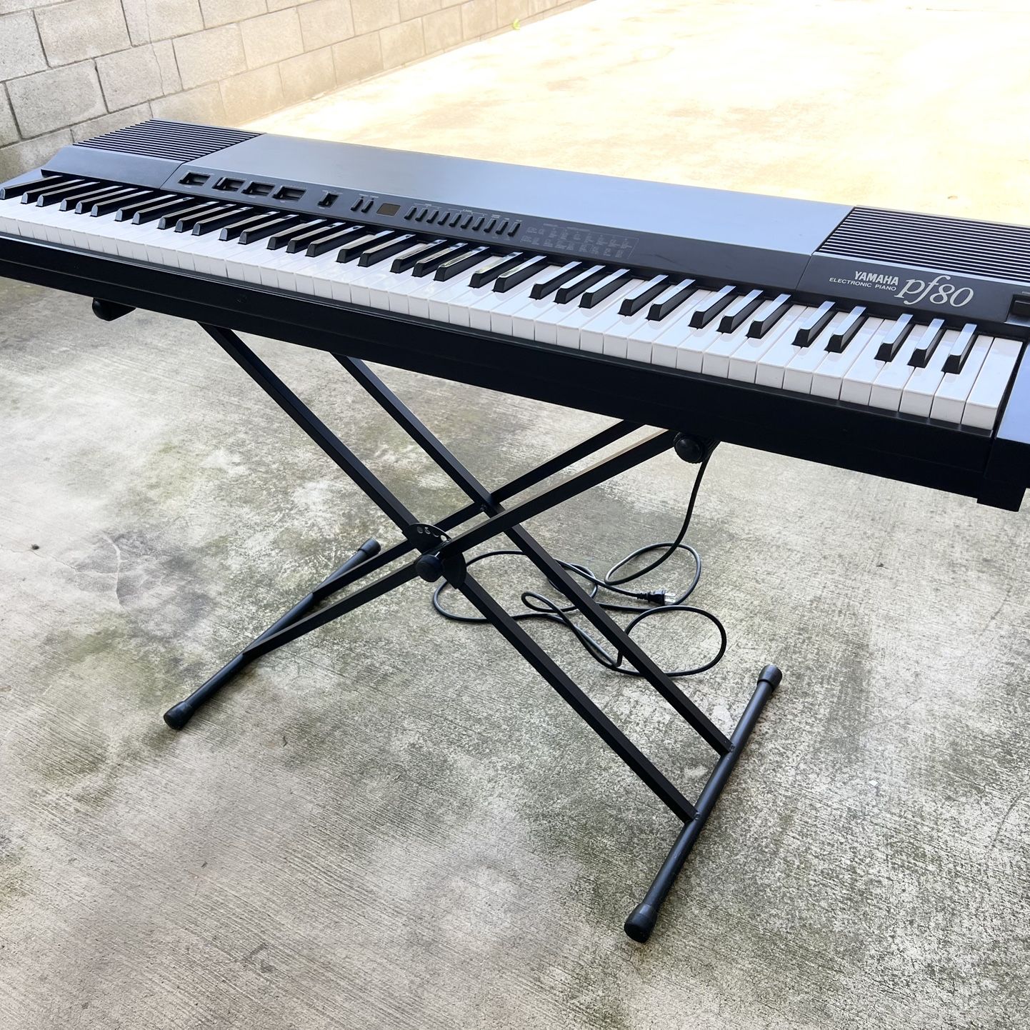 Yamaha PF-80 Electronic Piano - 88 Weighted Keys - FM Sounds + Piano Stand