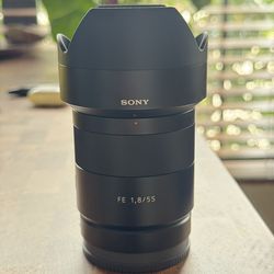 Zeiss Sonnar 55mm f/1.8 FE ZA – Sony Full Frame E-Mount
