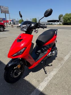 EON 50cc scooter moped