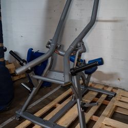 Matrix Magnum Plate Loaded Lat Pulldown Machine