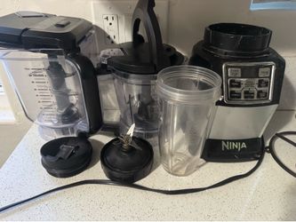 Ninja blender with attatchments