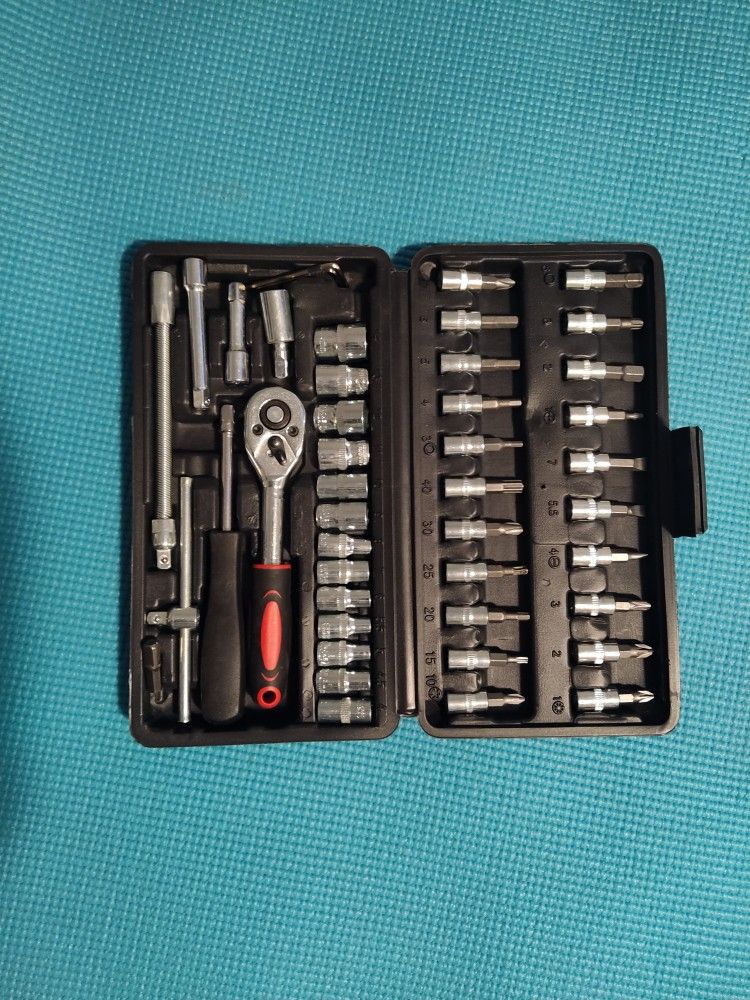 New 46 Piece 1/4" Tool Set