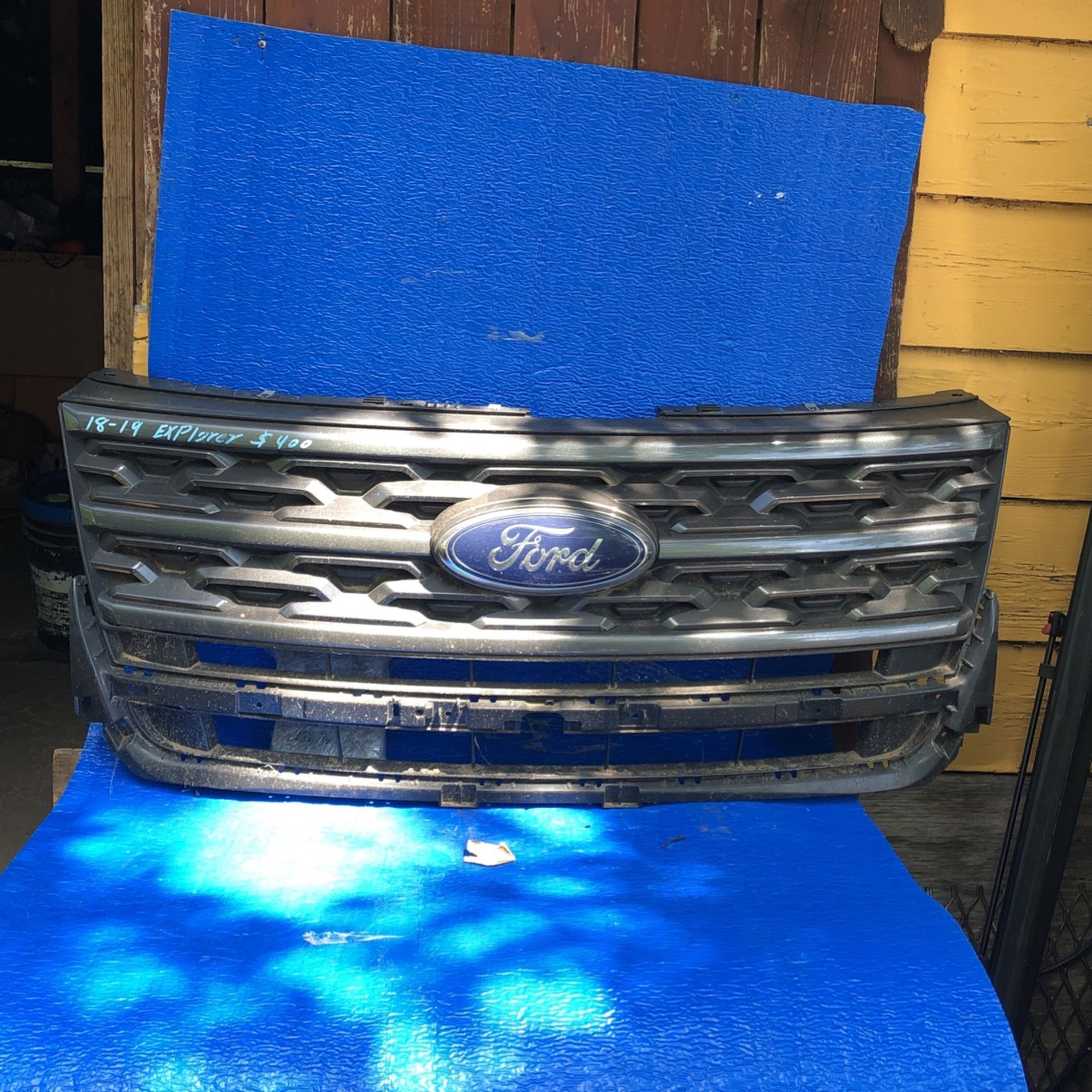 2018-2019 Ford Explorer Grille OEM