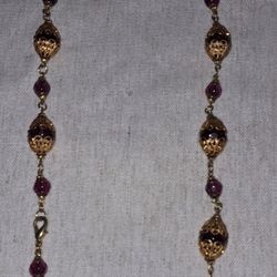 Beautifully Designed Glass Beads Encased Gold Toned Filigree Metal Necklace
