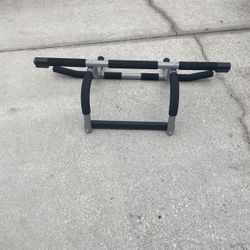Pull up bar