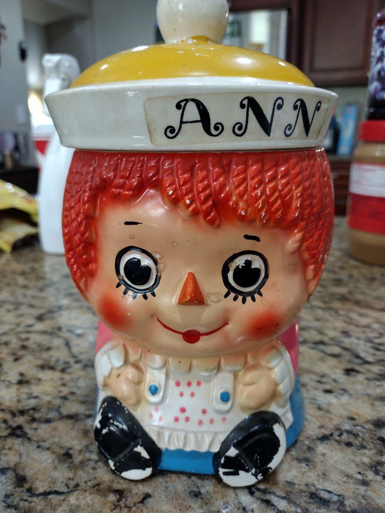 Rare vintage Raggedy Ann Doll Cookie Jar. 1950's 1960's $45