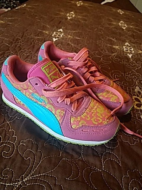 Tenis puma de niña size 2