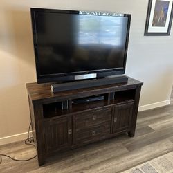 TV Stand - Beautiful W/ Tons Of Storage