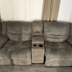 Free Reclining Sofas 