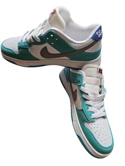 Size 5.5 women sneakers