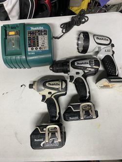 Makita Combo Kit With Flashlight