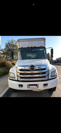 Hino 338 . 26ft .124k miles