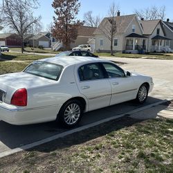 2003 Lincoln Town Car