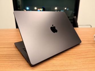 MacBook Pro 14" M5 32 GB RAM 1TB SSD