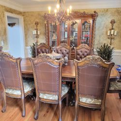 ACME Vendome Rectangular Dining Table

and 8 chairs and butch