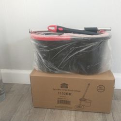 Spin mop with bucket