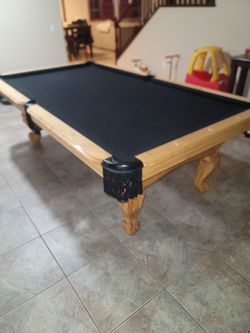 Beautiful 8ft Pooltable