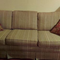 Mathis Brothers Deatherdown Couch Very Comfortable Can Deliver Okc Area 30