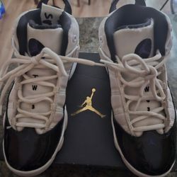 Jordan Six Ring Concord Size 3 Y