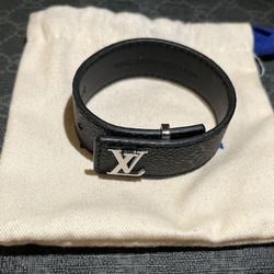 bracelet LVs  