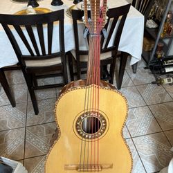 Guitarron De Mariachi