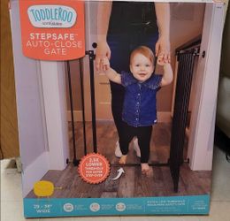 Toddleroo by North States StepSafe Auto-Close Gate