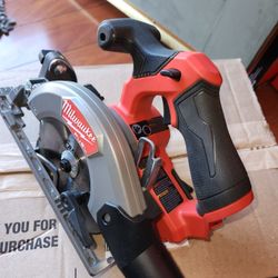 Milwaukee M12 5:1/2 Circular Saw. Used Like New. Tool-Only. Firm Price🛑 