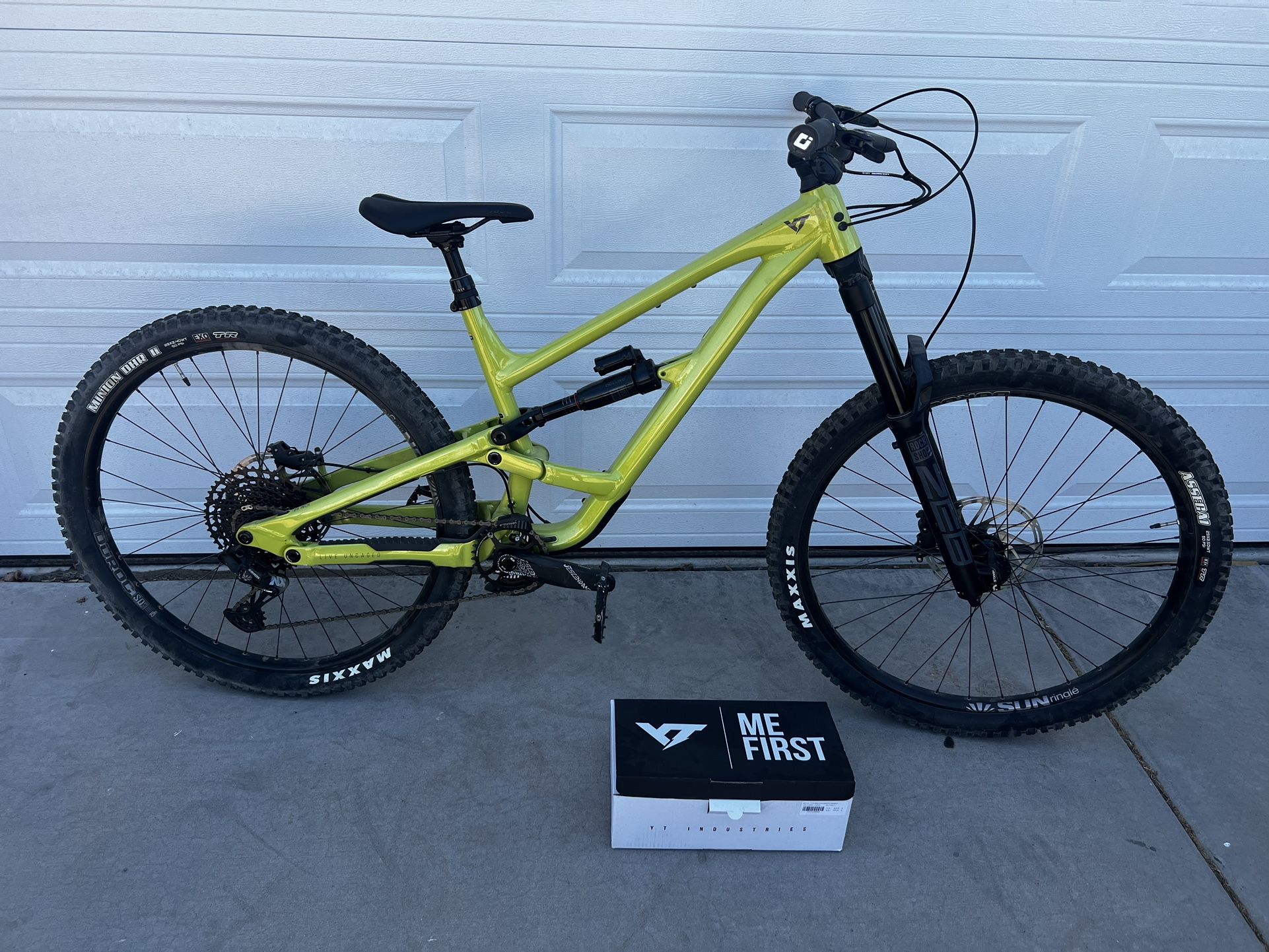 YT Capra Core 1 29” Large Frame MTB