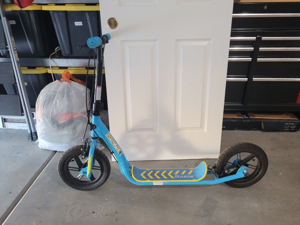 Razor Flashback Scooter