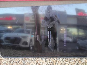 Large Flat Screen TV – Cracked Screen