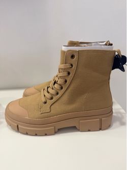 Woman Boots Size 10