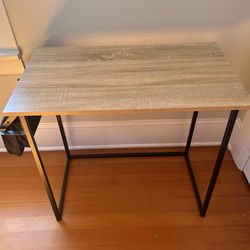 Simple Desk