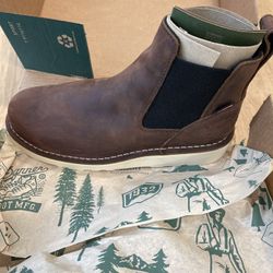 10 1/2 W Danner Chelsea Bull Run Steel Toe Work Boots 