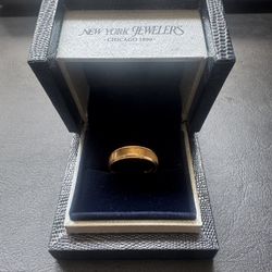 Men’s 14K Yellow Gold Wedding Band 