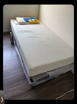 Zinus Mattress 8’ Open Box