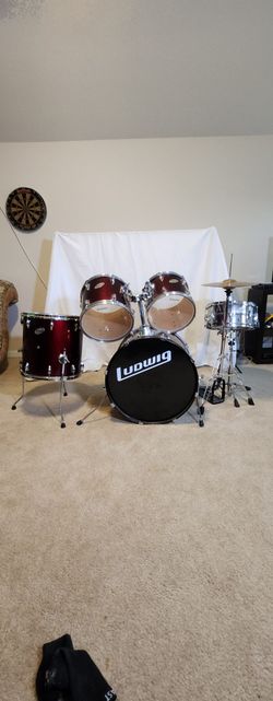 Ludwig Accent 6 piece drum set with seat