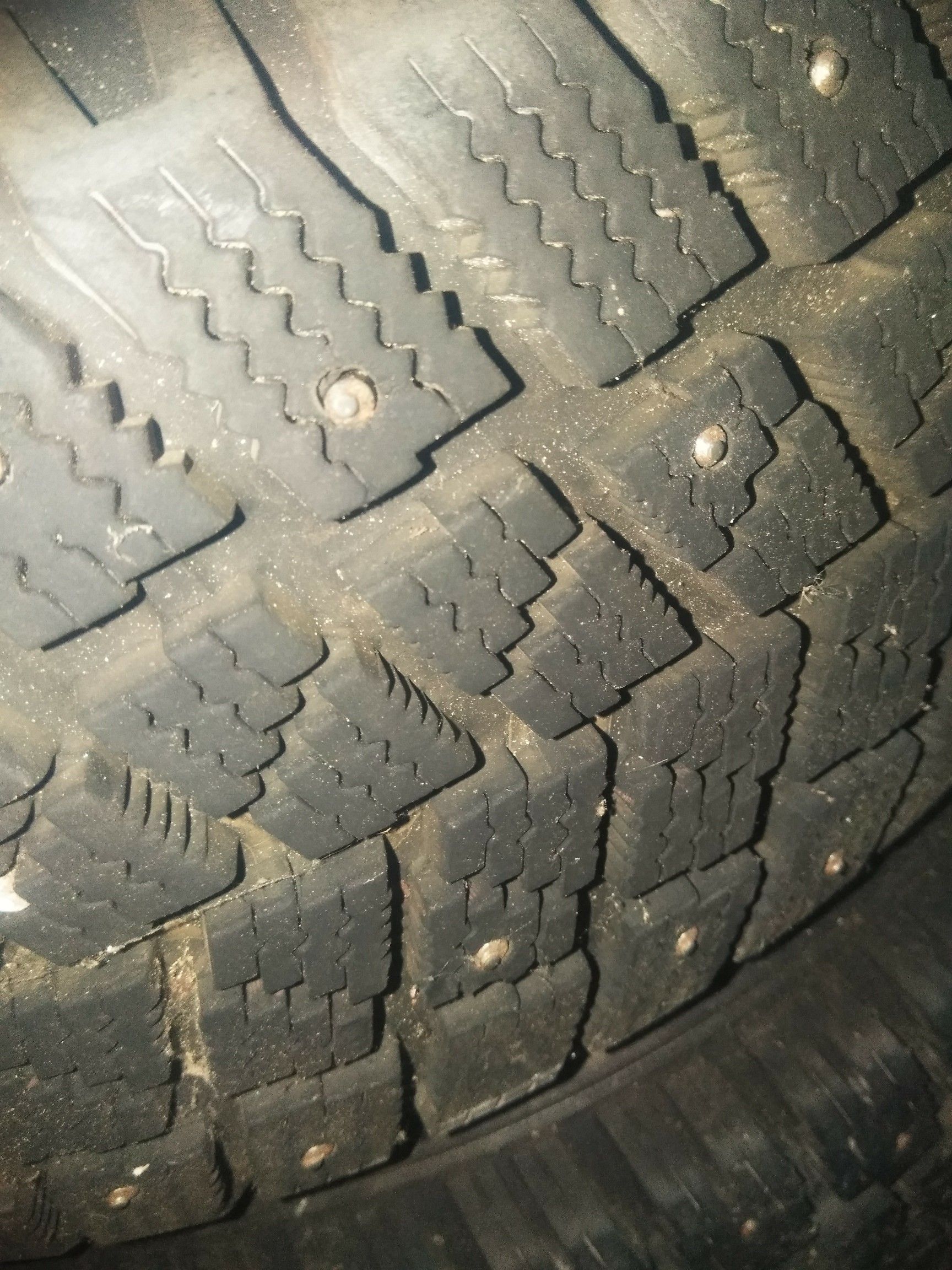 4) Hankook 195/60r15 studded snow tires for Sale in Windsor Locks, CT