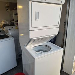 Washer And Dryer Whirpool Stackable Perfect Working Condition Whirpool 27 Inches Wide 
