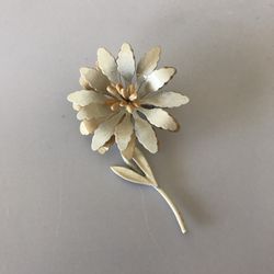 Vintage Enamel Brooch / Pin
