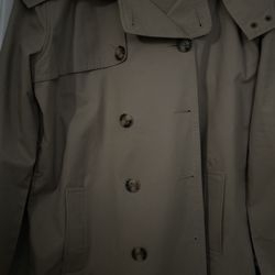 LIGHT COAT WITH HOOD 